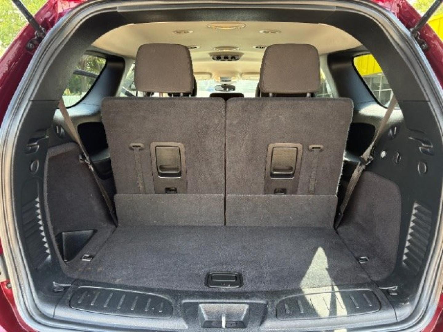 2017 /Black Dodge Durango SXT AWD (1C4RDJAGXHC) with an Pentastar 3.6L V-6 DOHC engine, located at 745 S Robert St, St. Paul, MN, 55107, (651) 222-2991, 44.923389, -93.081215- Photo#16