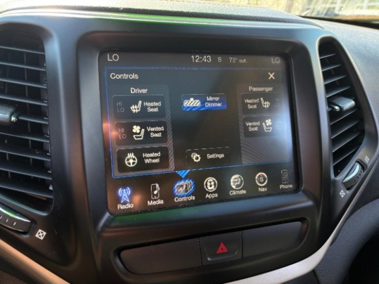 2016 True Blue Pearl Jeep Cherokee Limited (1C4PJMDSXGW) , located at 745 S Robert St, St. Paul, MN, 55107, (651) 222-2991, 44.923389, -93.081215- Photo#12
