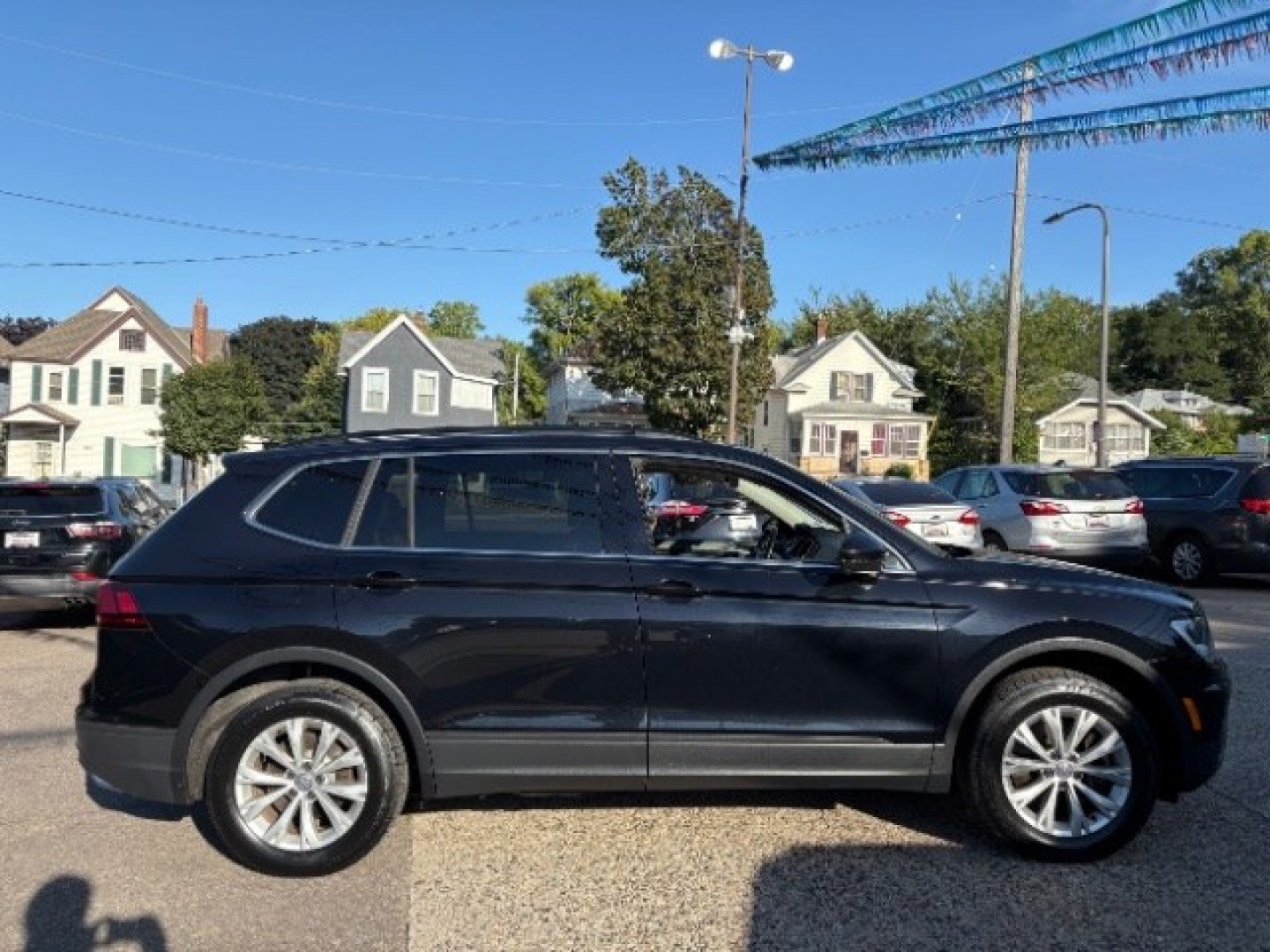 2019 Deep Black Pearl Volkswagen Tiguan 2.0T SE | 2.0T SEL | 2.0T SEL R-Line | 2.0T SEL R-Line Black (3VV2B7AXXKM) with an 2L I-4 direct injection engine, located at 745 S Robert St, St. Paul, MN, 55107, (651) 222-2991, 44.923389, -93.081215- Photo#9