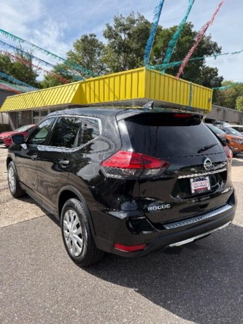 2017 Magnetic Black Nissan Rogue S (JN8AT2MV8HW) with an 2.5L I-4 DOHC engine, located at 745 S Robert St, St. Paul, MN, 55107, (651) 222-2991, 44.923389, -93.081215- Photo#4