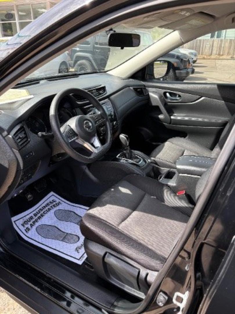 2017 Magnetic Black Nissan Rogue S (JN8AT2MV8HW) with an 2.5L I-4 DOHC engine, located at 745 S Robert St, St. Paul, MN, 55107, (651) 222-2991, 44.923389, -93.081215- Photo#9